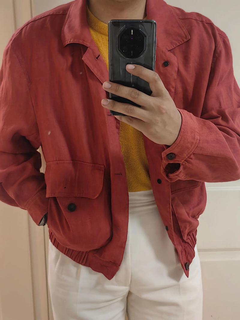 钻红色t怎么搭配