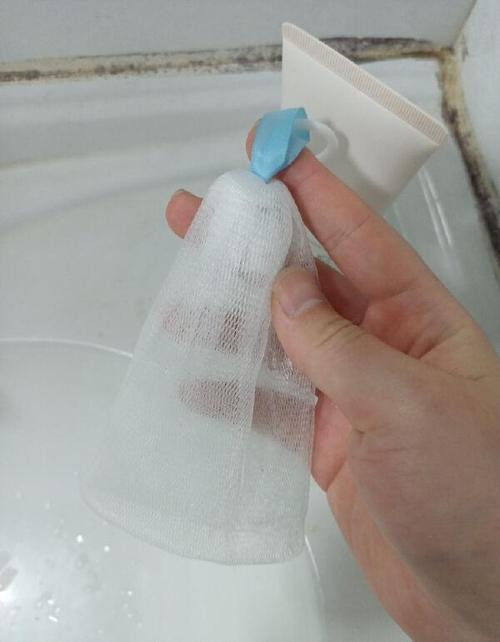 火山泥洗面奶的颗粒