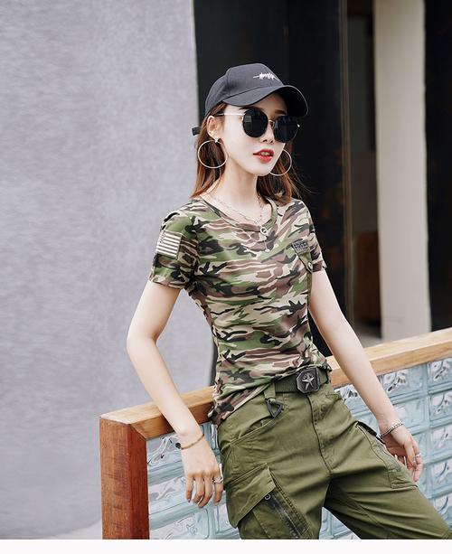 军装短袖怎么搭配