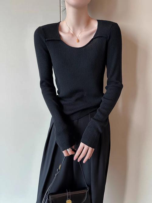 黑色针织衫长袖怎么搭配图片