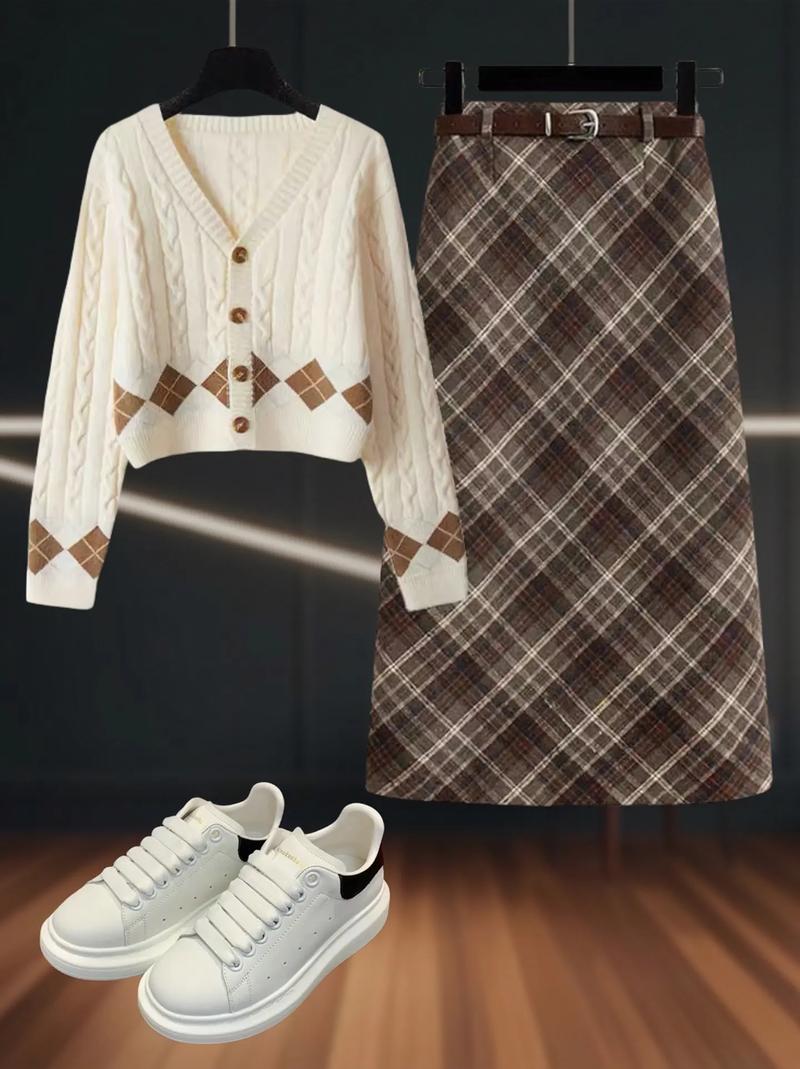 中长款格子半身冬裙怎么搭配外套