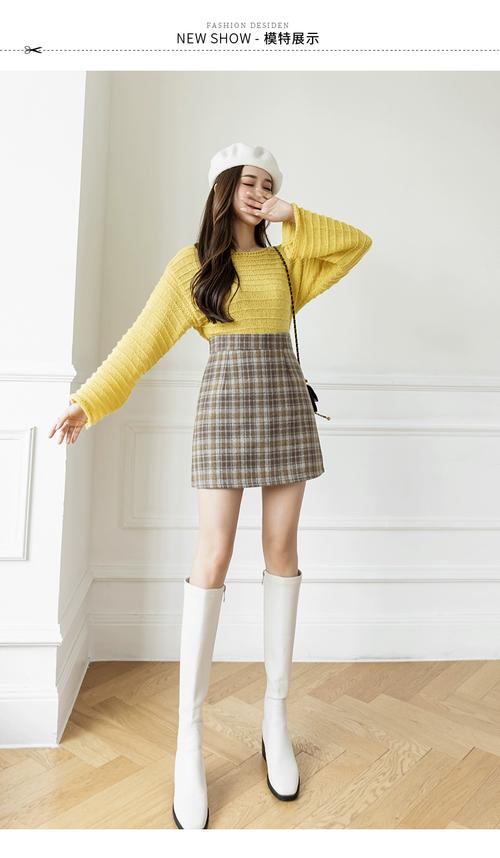 驼色格子短裙怎么搭配