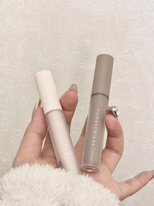 化妆提亮用什么