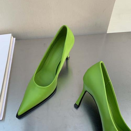 绿色尖头高跟鞋怎么搭配裤子