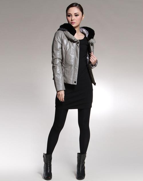 灰色皮衣怎么搭配图片女