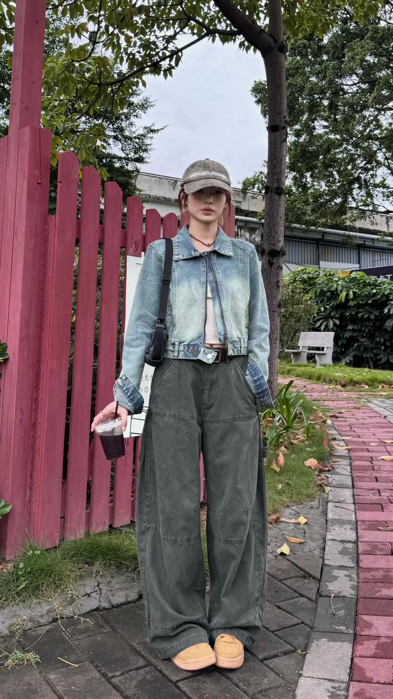 工装裤搭配什么衣服