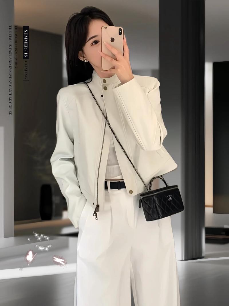 皮衣白色怎么搭配