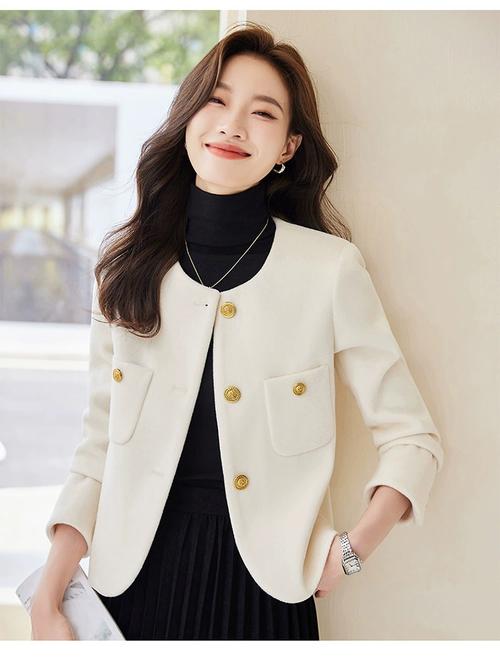 短袖小香风外套里面怎么搭配长袖