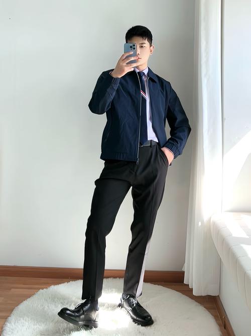 男士夹克搭配什么裤子