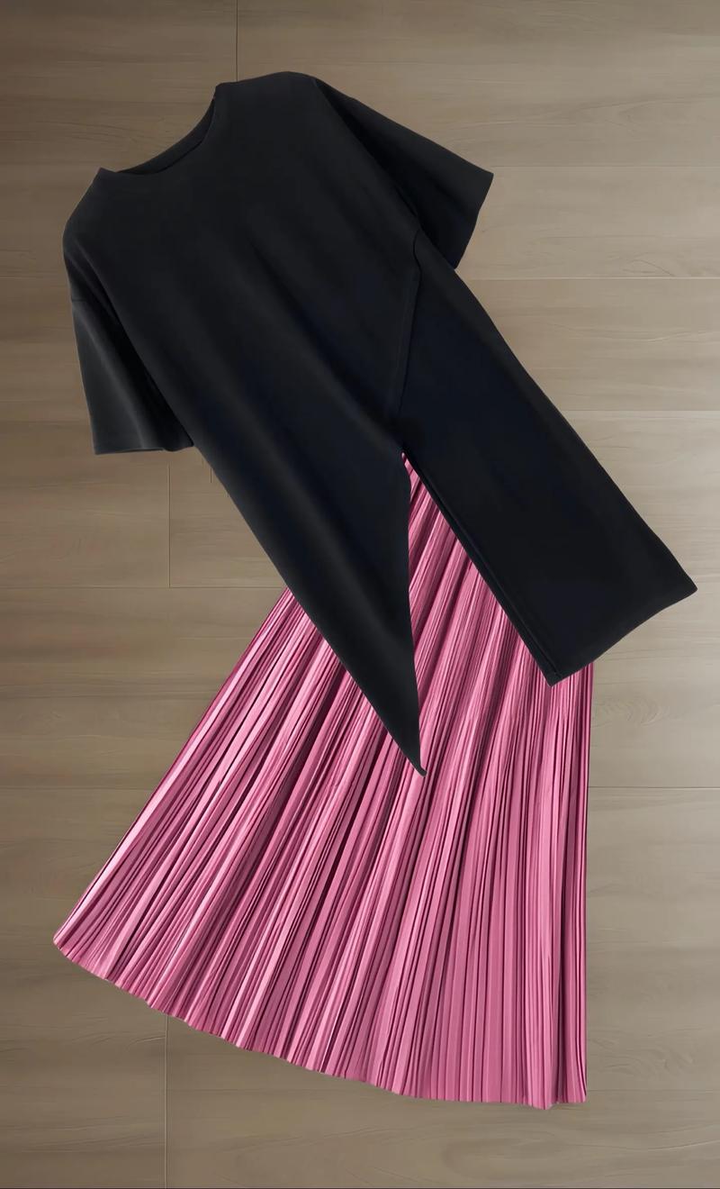 短款粉色百褶裙怎么搭配