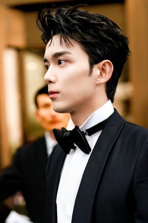 吴磊发型叫什么