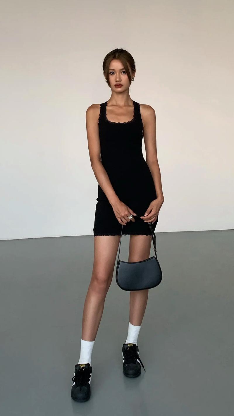 皮肤稍微黑的女生怎么搭配