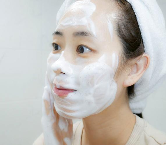 用洗面奶洗脸后干嘛