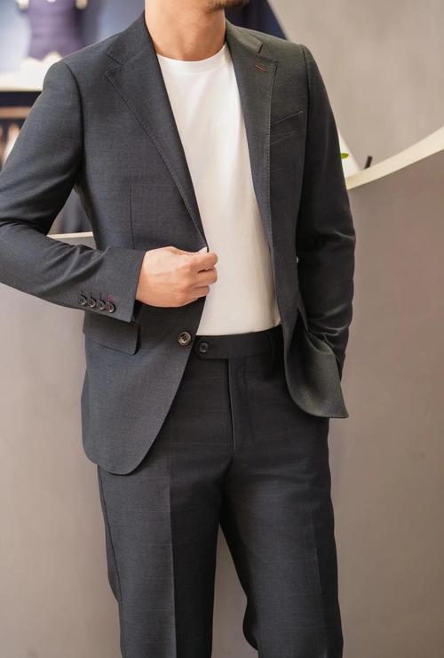 西装怎么搭配夏