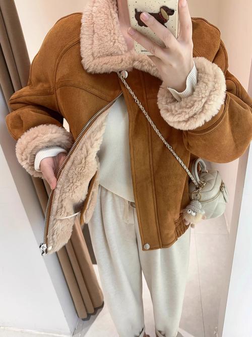 羊毛羔怎么搭配学生