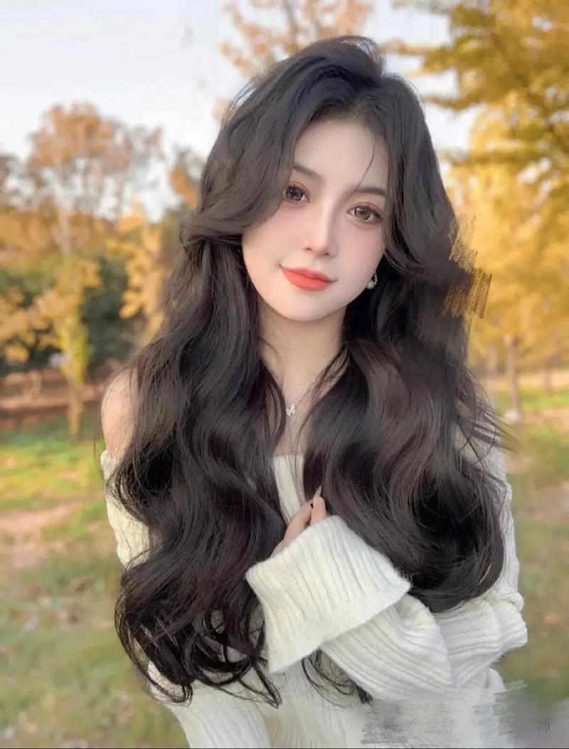 女生烫什么发型好看