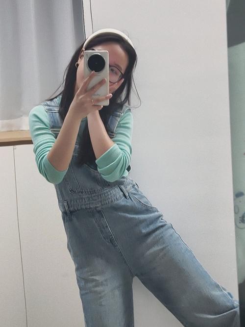 16岁背带裤怎么搭配图