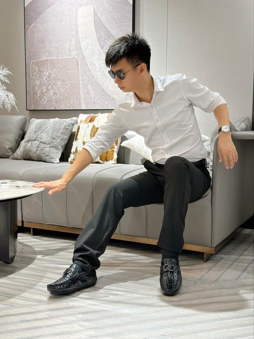 豆豆鞋配什么裤子