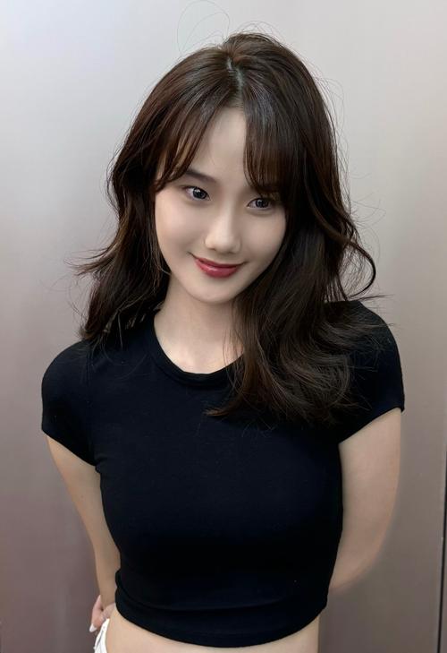 什么脸型适合中分