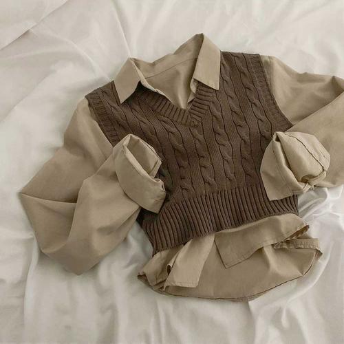 粽色背心毛衣怎么搭配