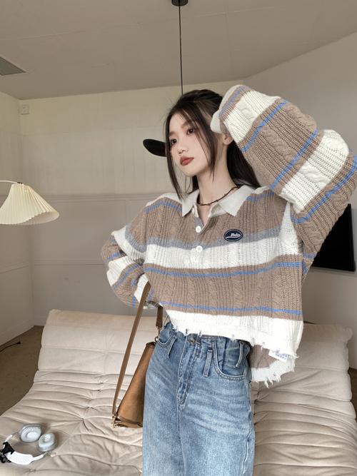 针织毛衣有洞怎么搭配