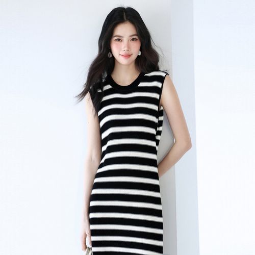 无袖裙子怎么搭配秋装