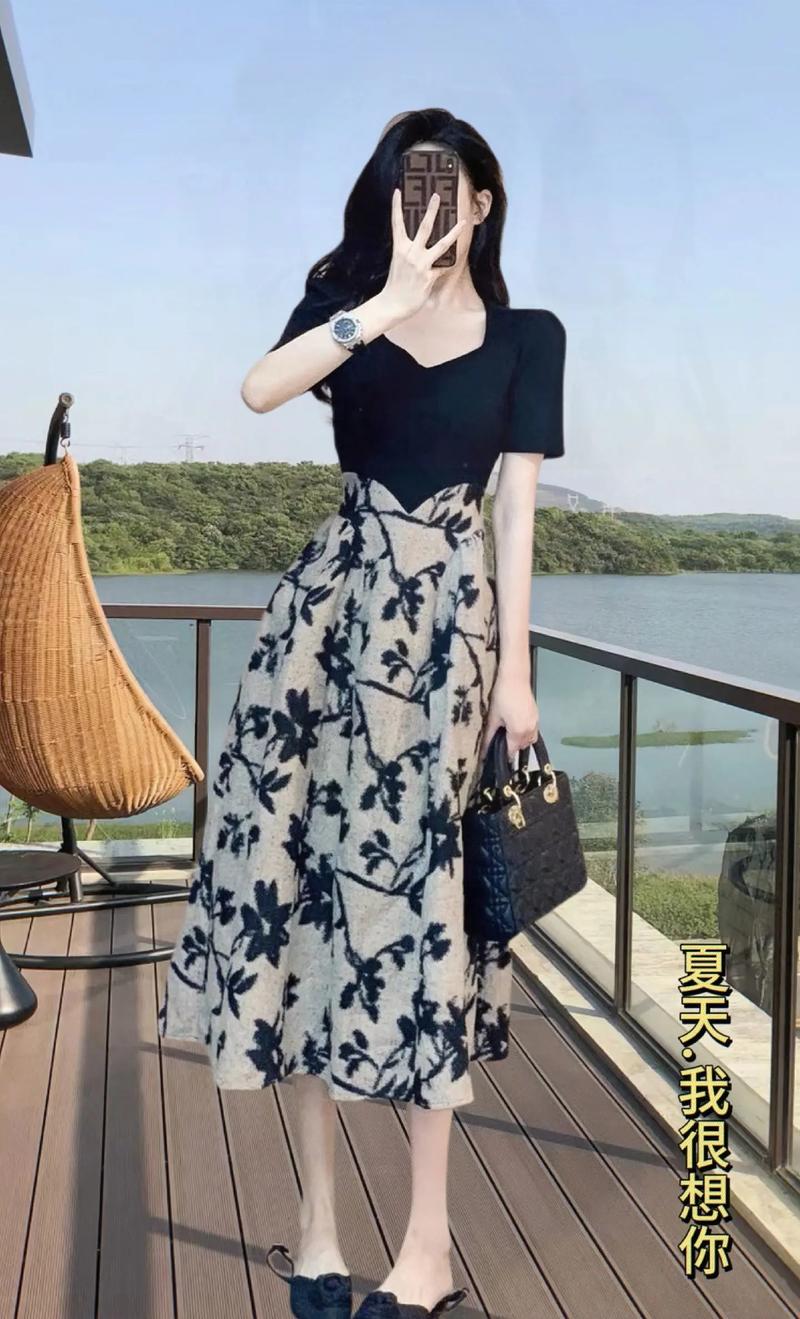 花裙子的怎么搭配图片