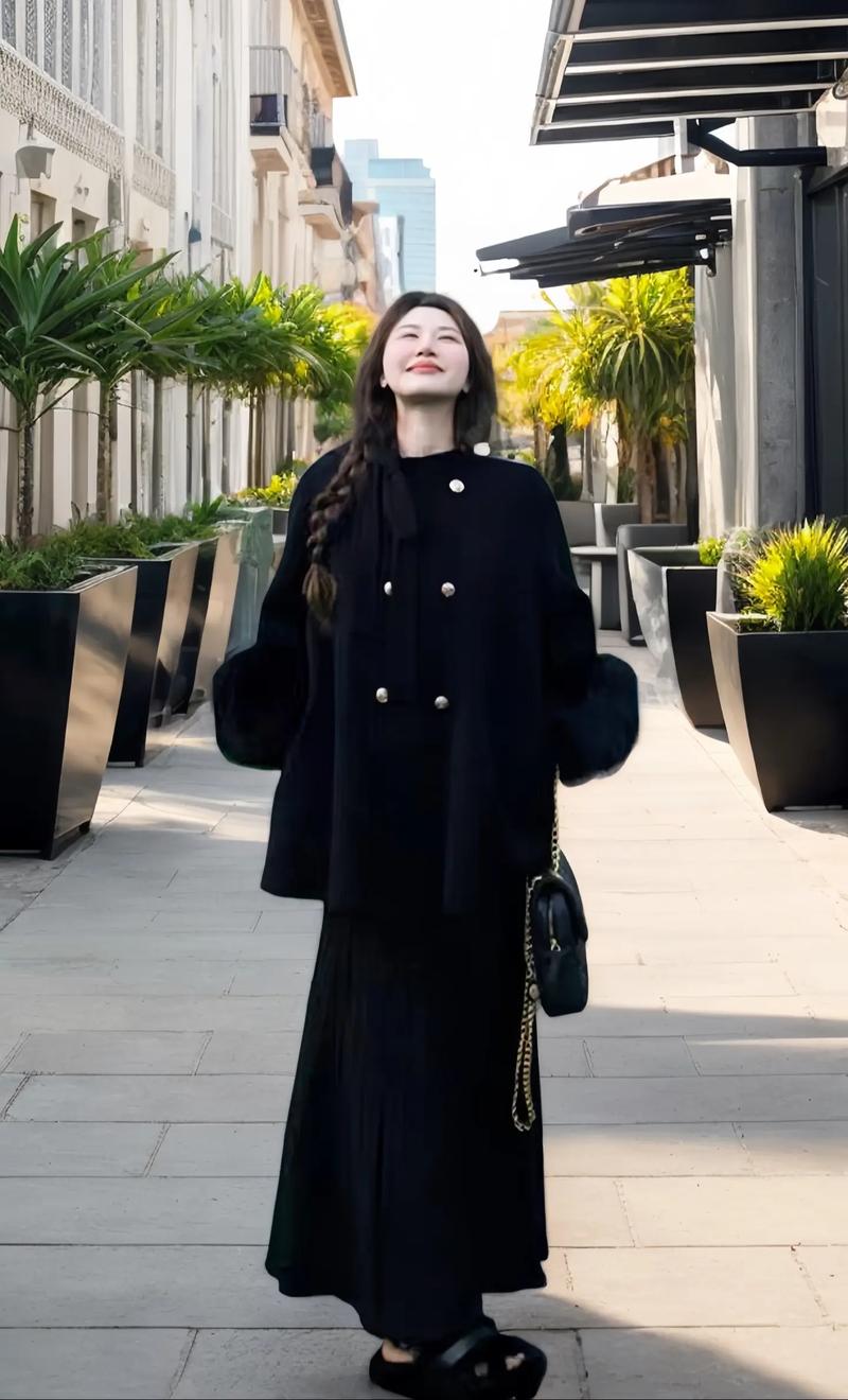 大衣裙子怎么搭配鞋子