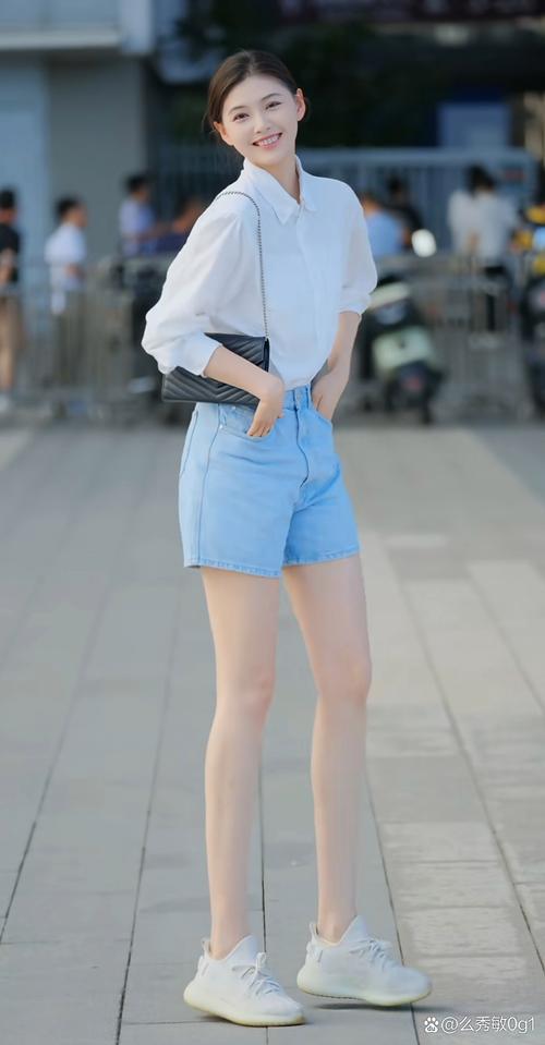 短裤配什么衣服好看