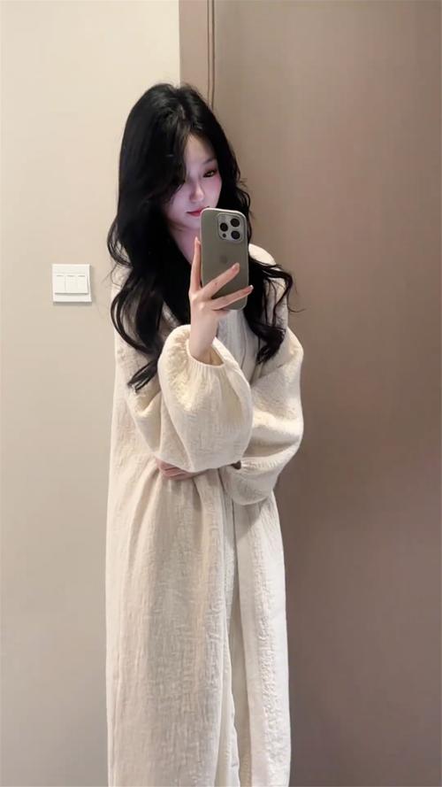 长开衫怎么搭配衣服图片欣赏