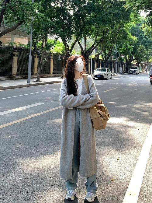 长款针织衫怎么搭配裤子