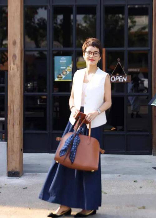 短头发穿衣服怎么搭配