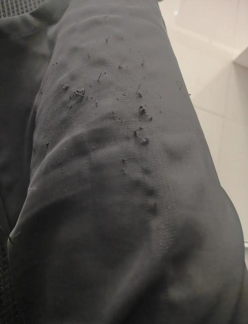 裤子为什么起球