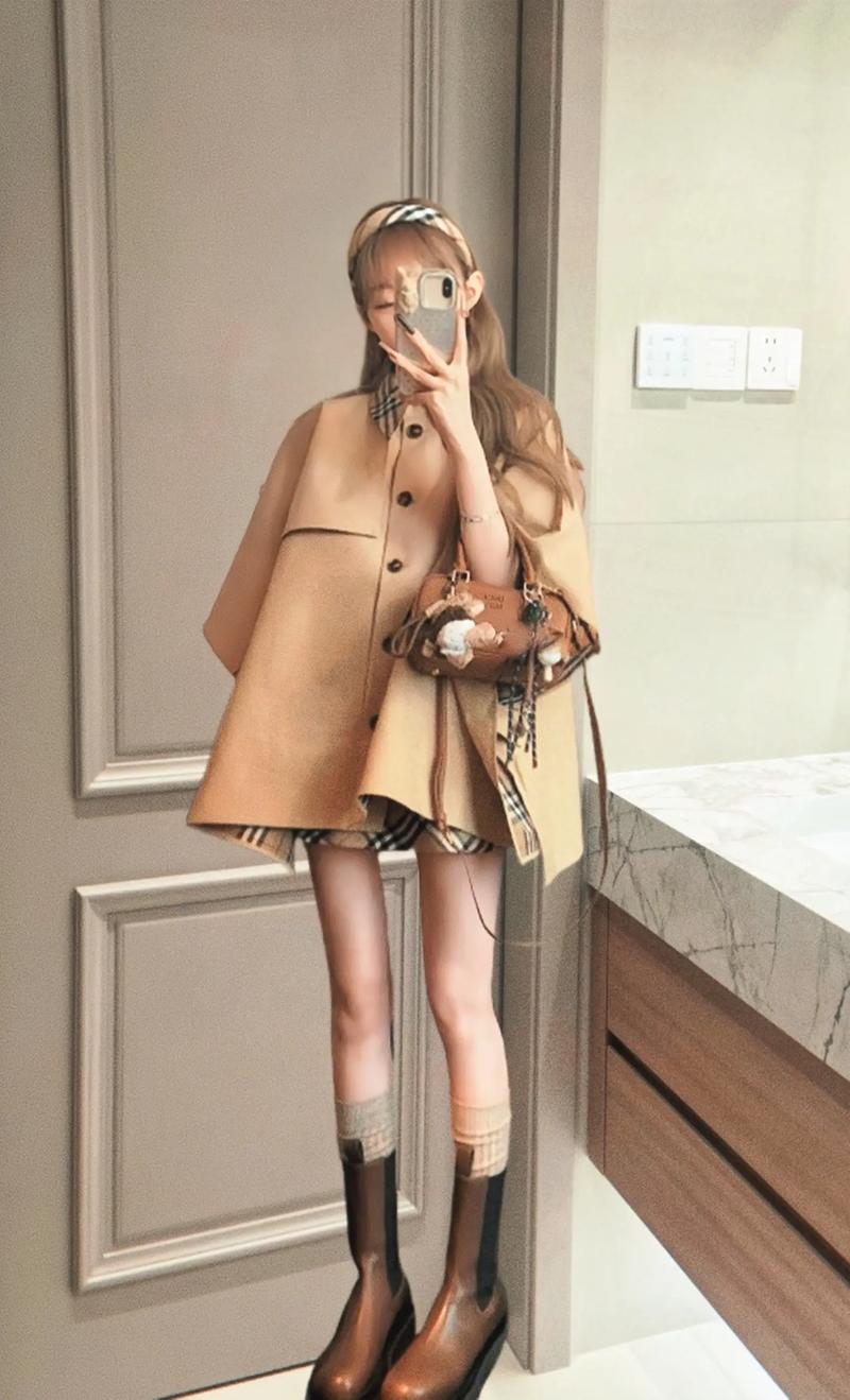 斗篷大衣怎么搭配下装长