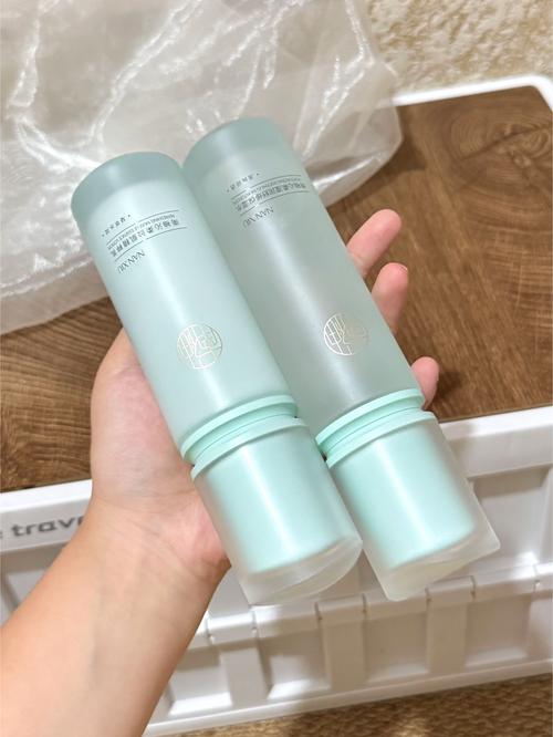 皮肤干敏用什么护肤品