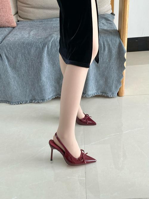 冬季红高跟怎么搭配图片