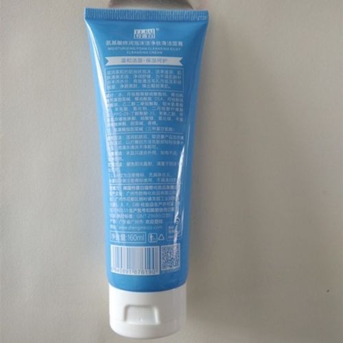 保湿洗面奶泡沫多吗