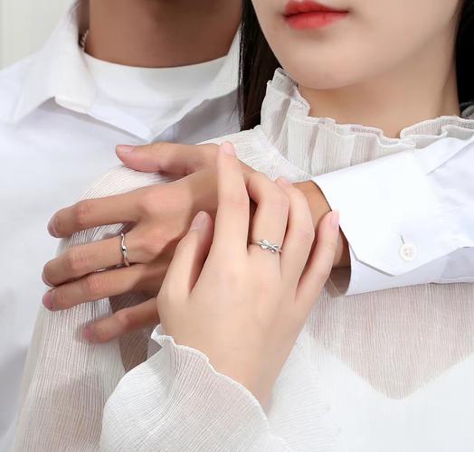 领结和戒指怎么搭配