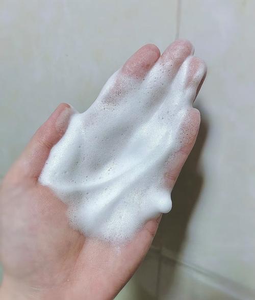 欧诗漫无泡沫洗面奶