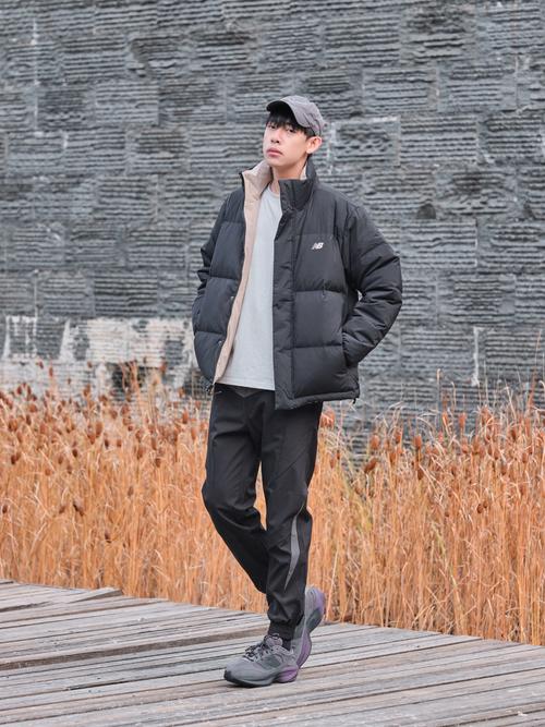 男羽绒服搭配什么裤子