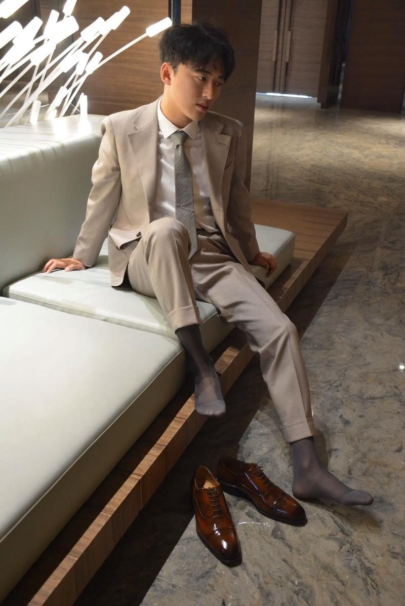 西装配什么袜子