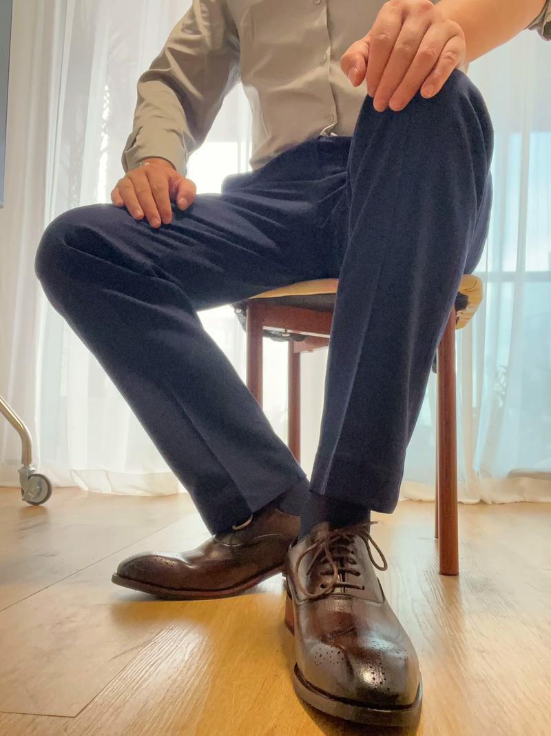 西装配什么袜子