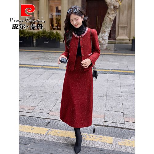 冬季红色花裙怎么搭配