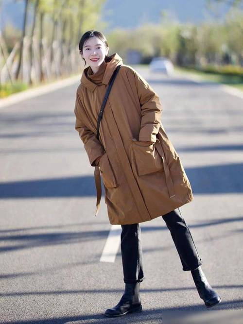 长款棉衣外套怎么搭配什么裤子