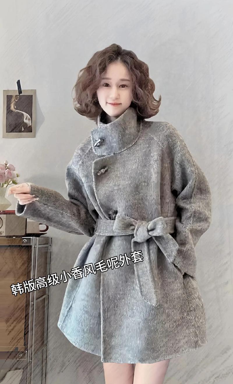 收腰的大衣怎么搭配
