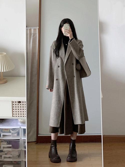 大衣里面怎么搭配显瘦