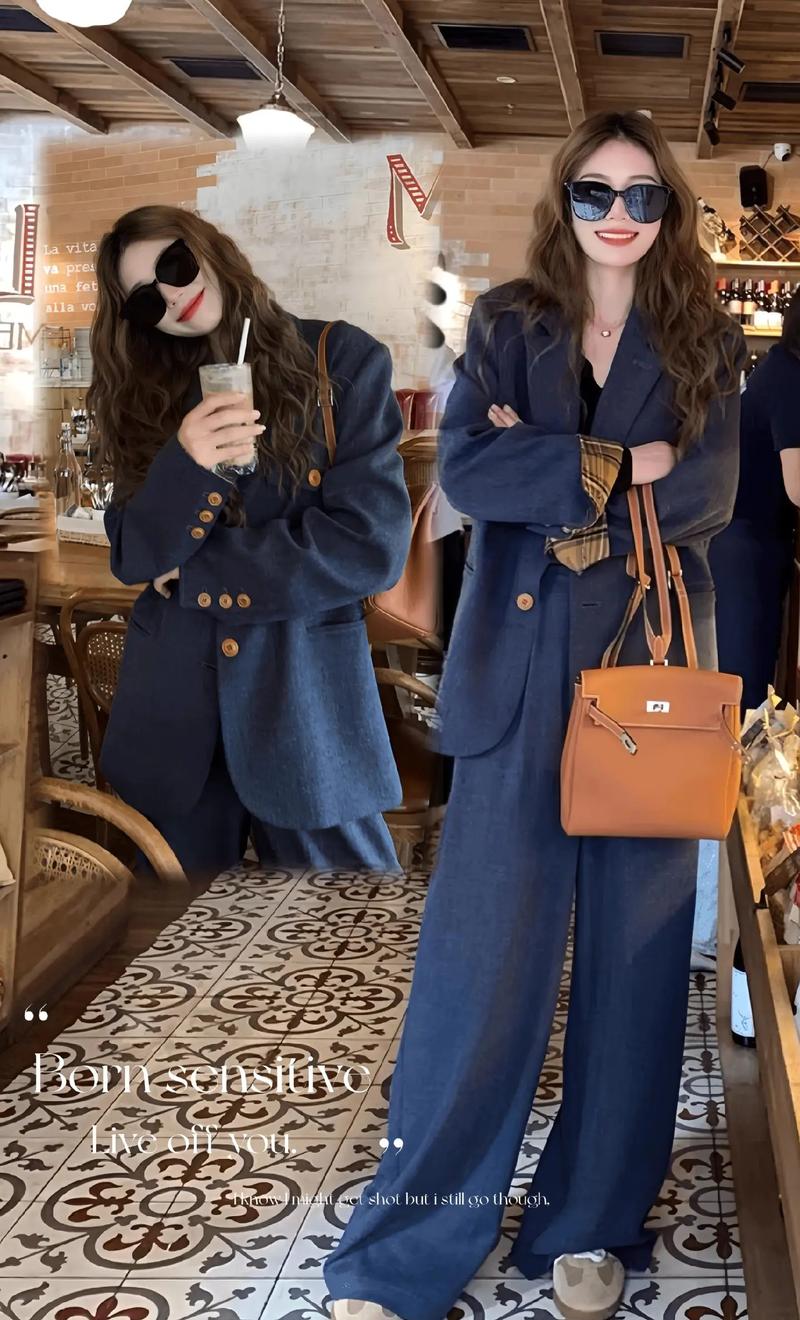 牛仔蓝小西装怎么搭配