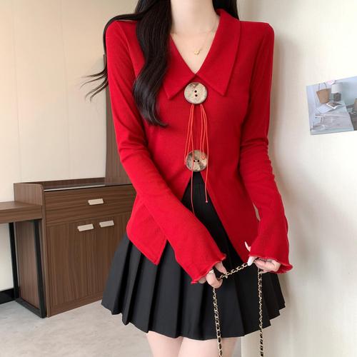 红色体恤怎么搭配外套