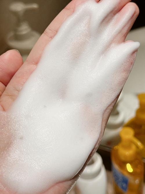 洗面奶如何搓出泡沫
