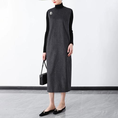 灰色呢子背心怎么搭配